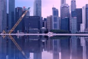 精湛球技助力球队胜利，篮球比赛激情迸发