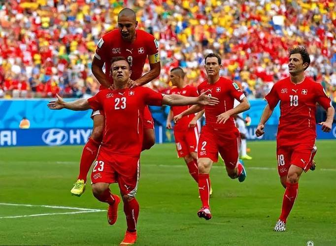 包含欧国联焦点对决上演，劲敌交锋的词条